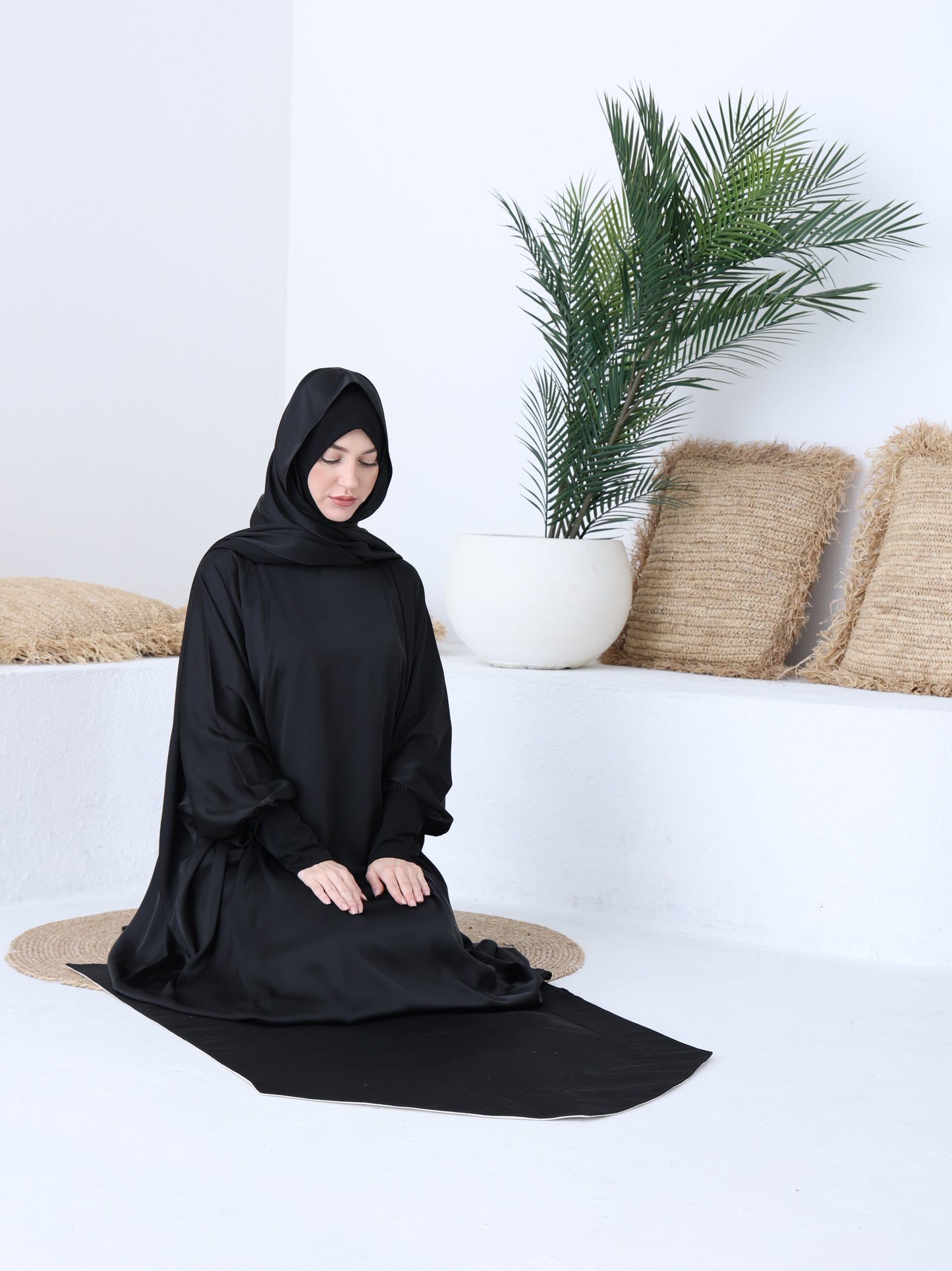 Black Prayer Abaya